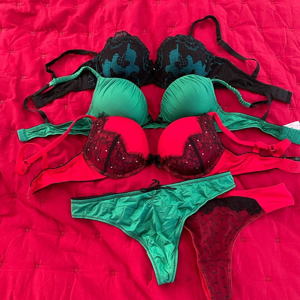 Lot of Hunkemöller 3 bras + 2 tongs